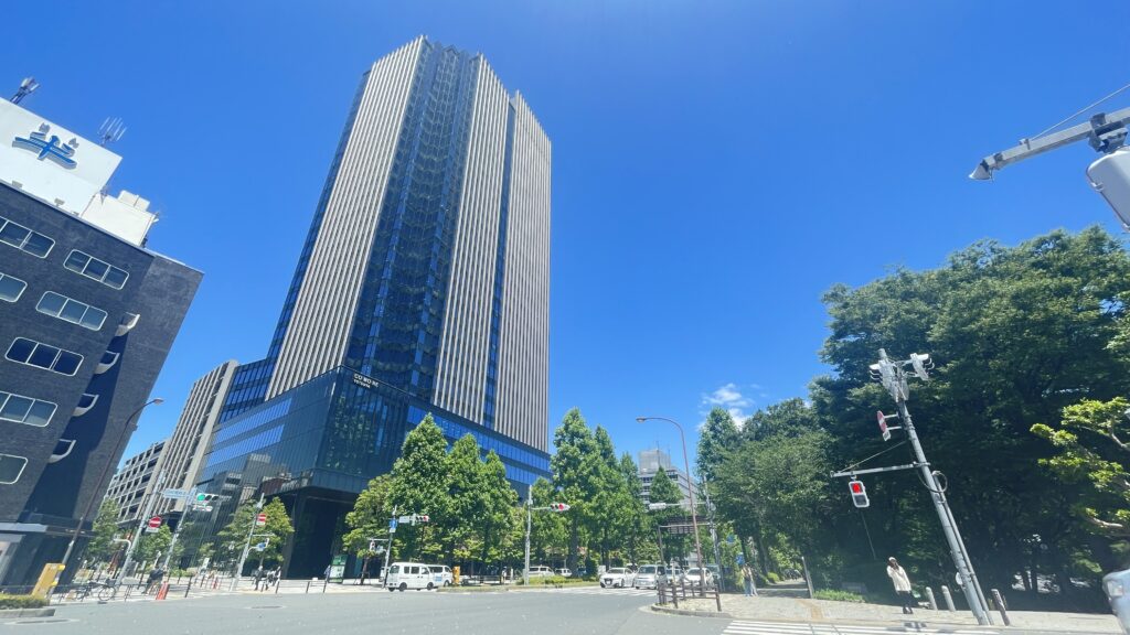 Comore Yotsuya Building